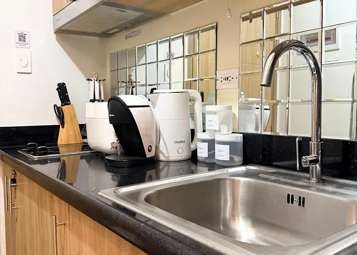 Relaxing 1br Near Moa & Naia With Wifi, Ps4, Karaoke